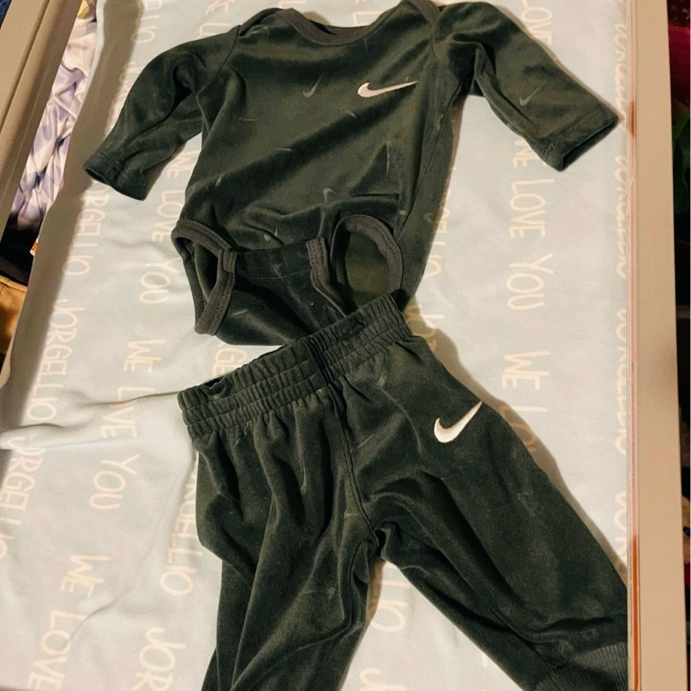 Newborn Nike Outfit ( worn once)